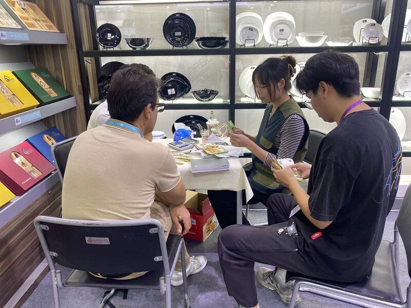 Household wholesalers from all over the world gathered in Garbo at the 134th Canton Fair