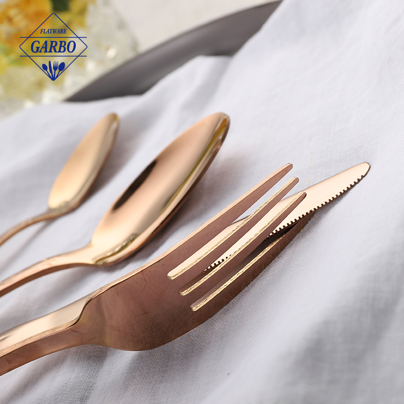 high quality Rose godlen cutlery sets  with shelf 
