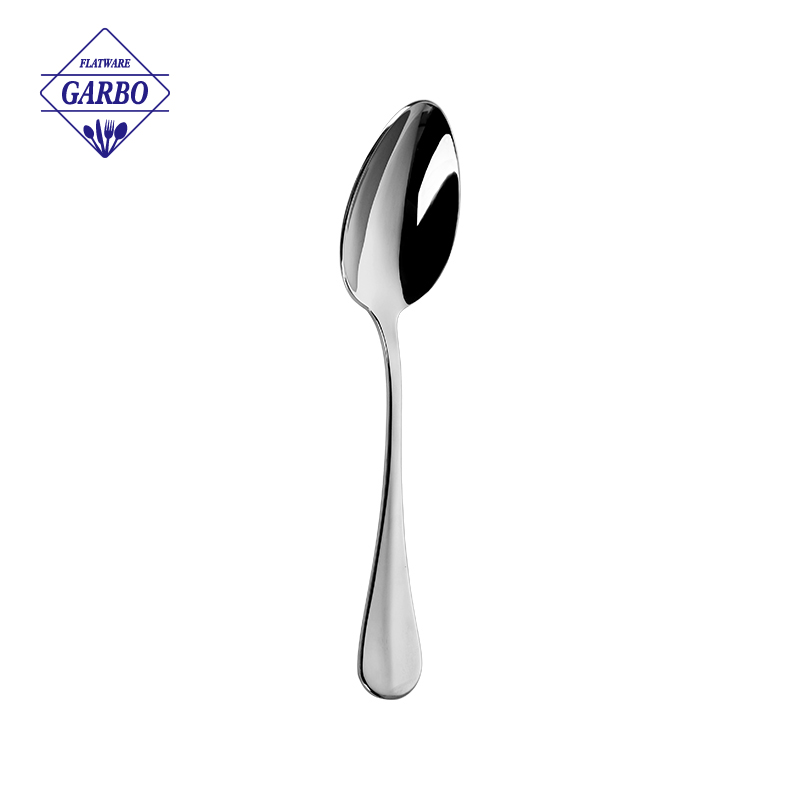 Wholesaler luxury dinner spoon with godlen engraved handle 