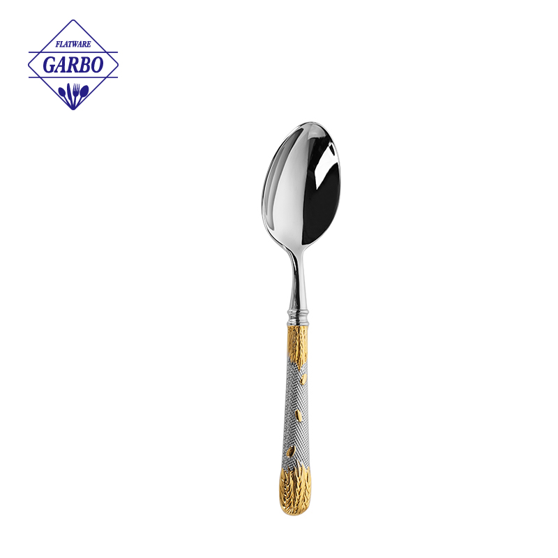 Wholesaler luxury dinner spoon with godlen engraved handle 