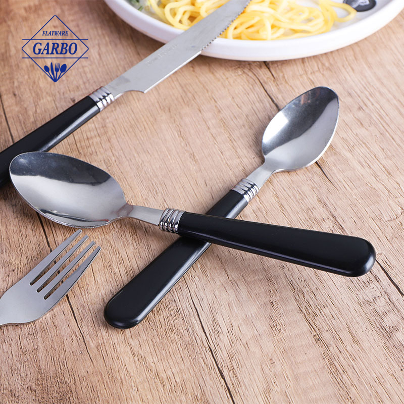 China new design clamp cutlery set with plastic handle 