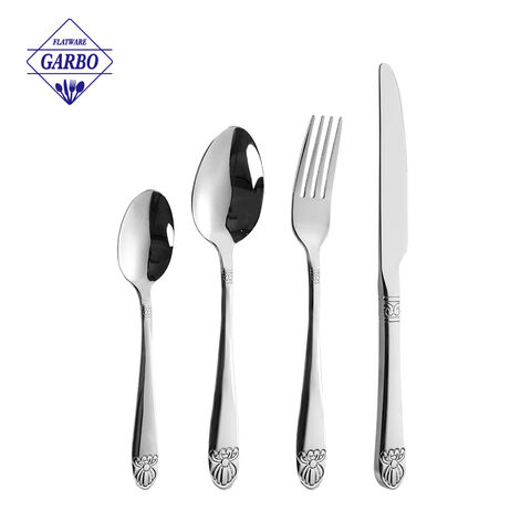 Attractive Food Grade Stainless Steel Dinner Set with Daisy Pattern Gold Plating Handle